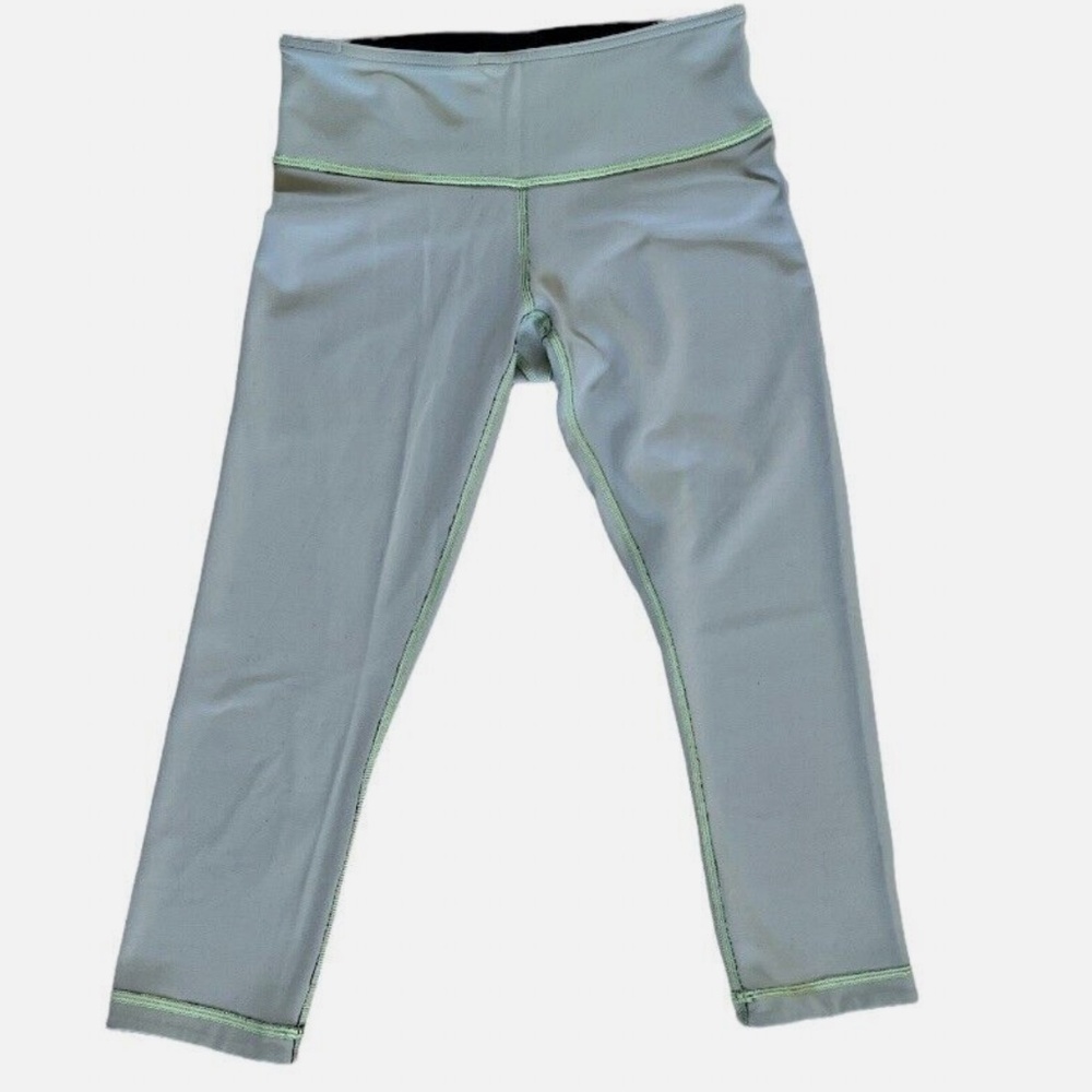 Lululemon Reversible Capris Sage/Black Lululemon Capri Leggings SZ 4